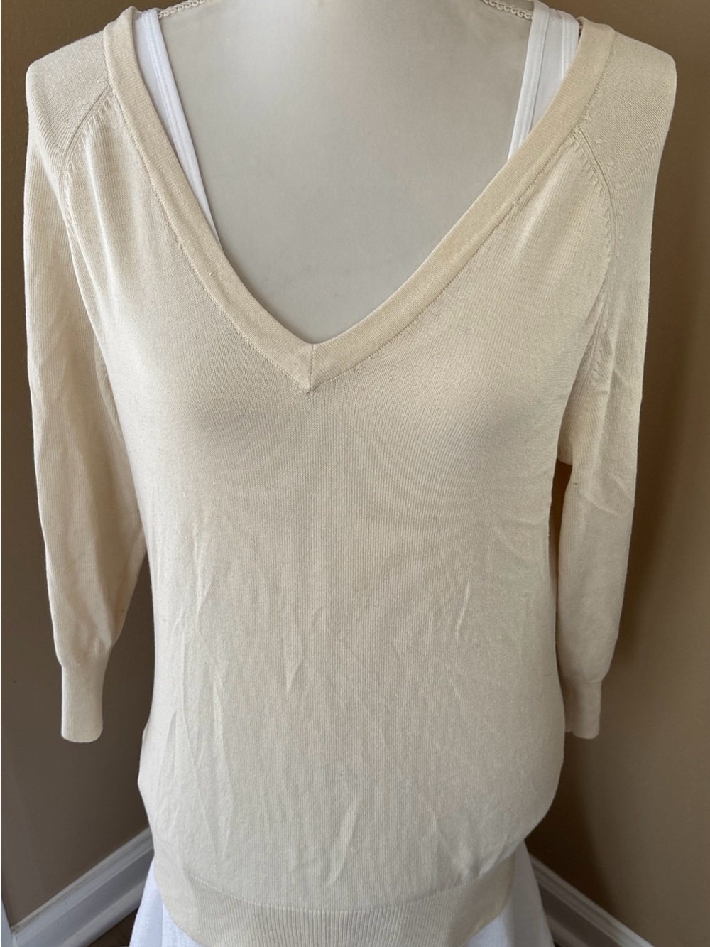 Massimo Ivory V-Neck Lightweight Knit Sweater XL